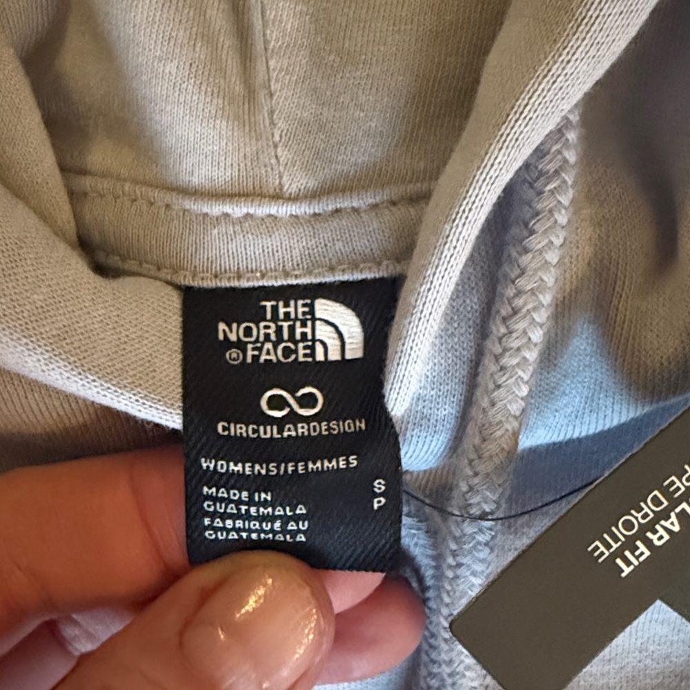 NWT!  The North Face women’s hoodie, size small - Picture 6 of 8